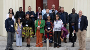 Group pf people being photographed