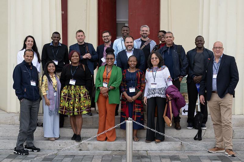 Group pf people being photographed